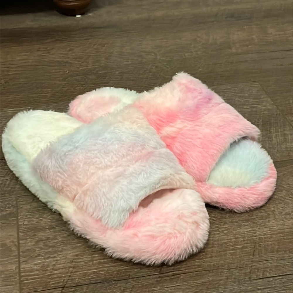 Girls Rainbow Slippers Size Small (5/6)